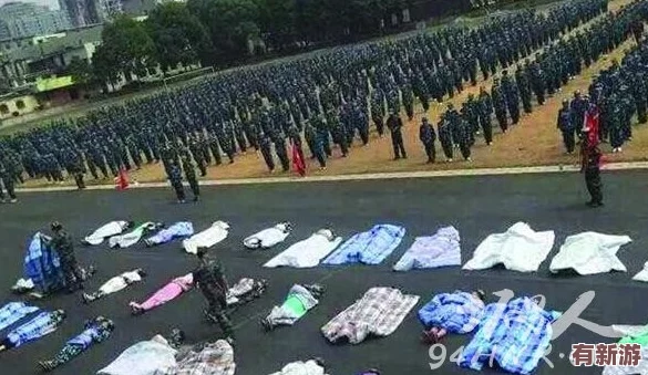 被教官按在寢室狂到腿軟-網(wǎng)友熱議：這體驗(yàn)真是讓人又羞又興奮！