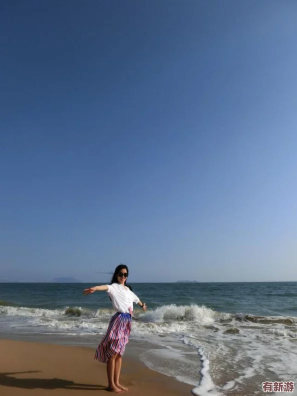 海角披風(fēng)少年-媽媽視頻引發(fā)熱議-網(wǎng)友紛紛點(diǎn)贊其勇敢與堅(jiān)持的精神-感動(dòng)無數(shù)人心