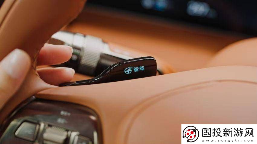 仰望U8智駕創(chuàng)新上市：全面智能化帶來(lái)全新高速駕駛體驗(yàn)！