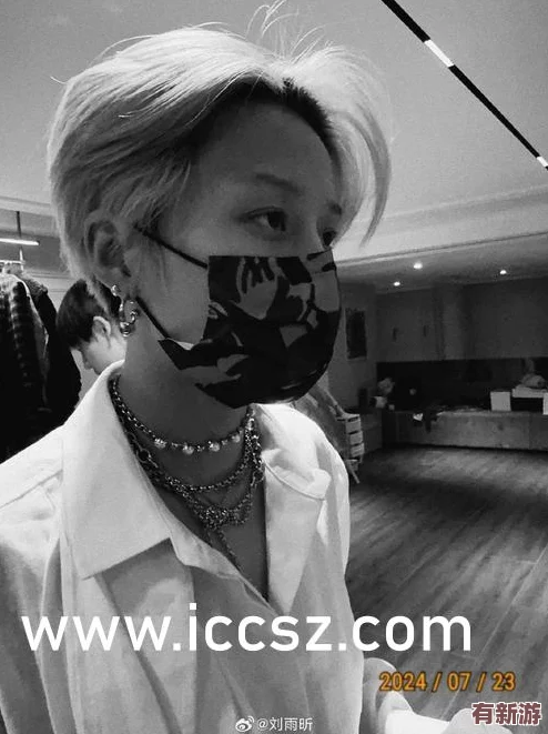 白絲襪伽羅被嬌喘流白色液體-令人驚嘆的視覺(jué)盛宴與奇妙體驗(yàn)交織在一起-引發(fā)熱議和討論
