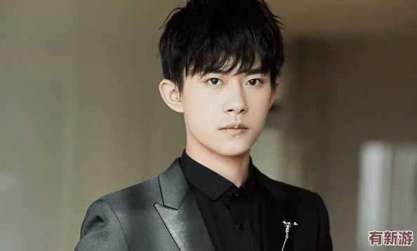 彩虹男孩2023鈣片：傳聞明星代言人將與品牌合作-背后隱藏的故事引發(fā)熱議！