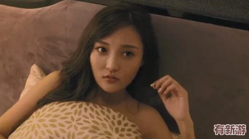 插插插影庫：傳聞某知名導(dǎo)演與女主角私下交往-背后故事引發(fā)網(wǎng)友熱議！