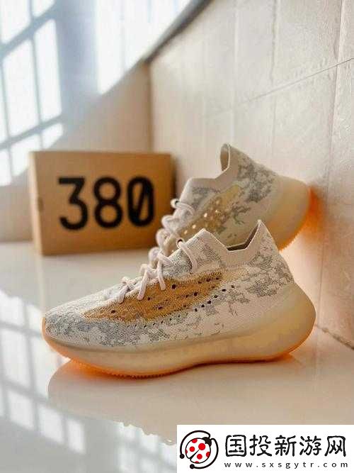 挖掘YEEZY380-蜜桃粉和白色：探索潮流美學(xué)的秘密